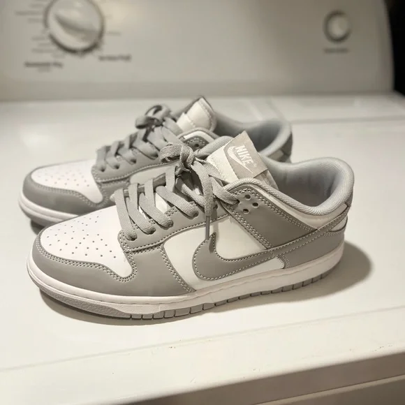 Smokey Grey Nike Dunks Size Men’s 8. No Box got damaged. Nike SB Dunk Low Dark Smoke Grey Men main image 2